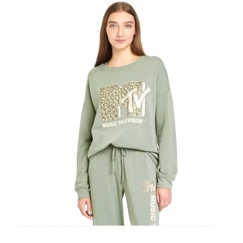 MTV Green Leopard Print Pullover Sweatshirt Super Soft
